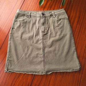Bit & Bridle Stretch Jean Skirt Size 12 Olive